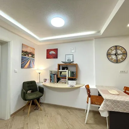Engadin's 1bdr In Center شقة سراييفو