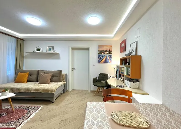 Engadin's 1bdr In Center Apartment Sarajevo